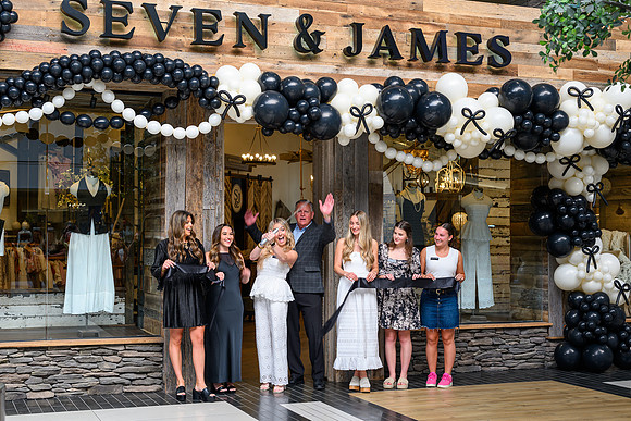Seven and James Store WEB-142