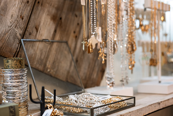 Seven and James Store WEB-180
