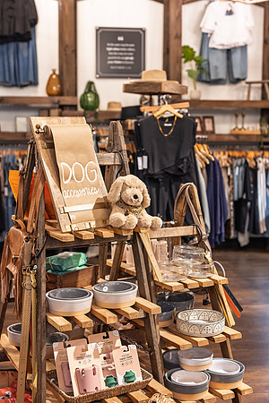 Seven and James Store WEB-179