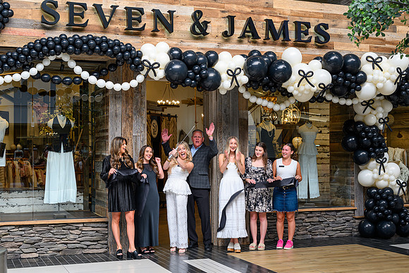 Seven and James Store WEB-144