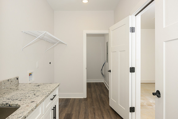 125 Lockridge WEB-106