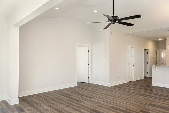 119 Lockridge WEB-217