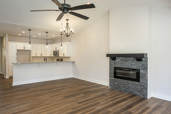 119 Lockridge WEB-220
