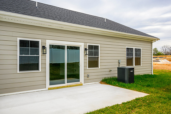 134 Lockridge WEB-105