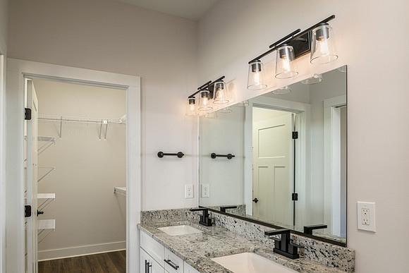 134 Lockridge WEB-131