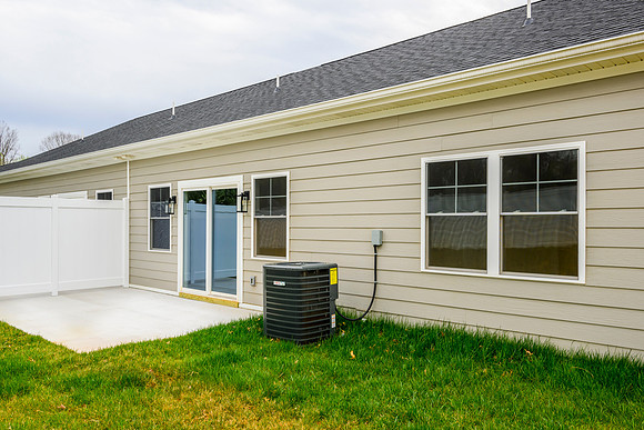134 Lockridge WEB-104
