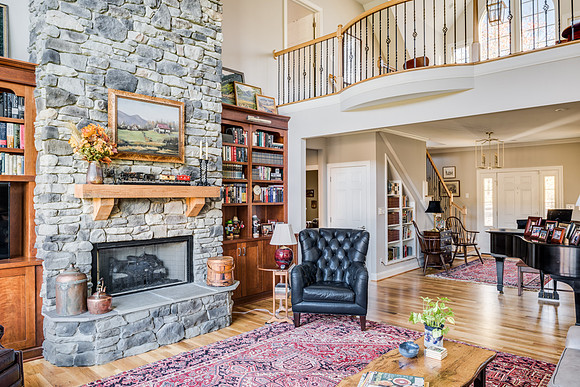 211 Stoney Creek E WEB-13