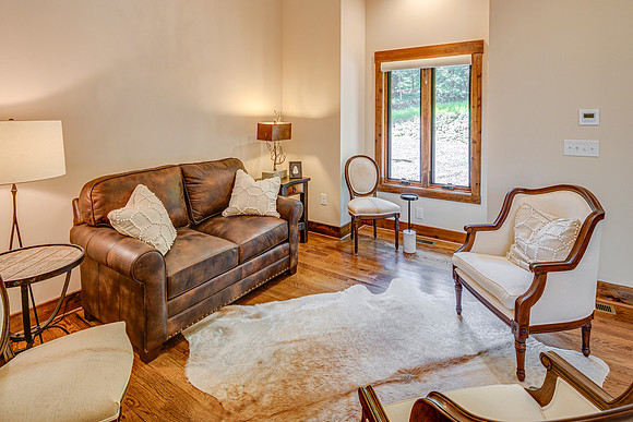 134 N Rock Tree Ln WEB-136