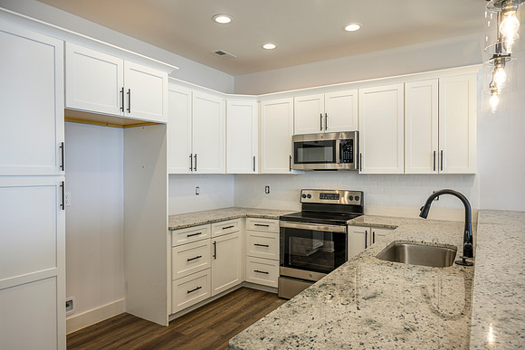 148 Lockridge WEB-116