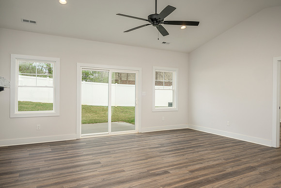 148 Lockridge WEB-114