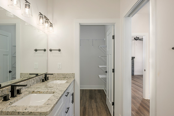 162 Lockridge WEB-125