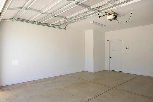 162 Lockridge WEB-129
