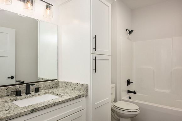 162 Lockridge WEB-127