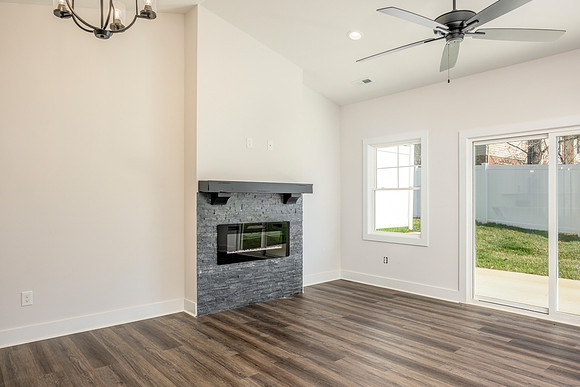 162 Lockridge WEB-118
