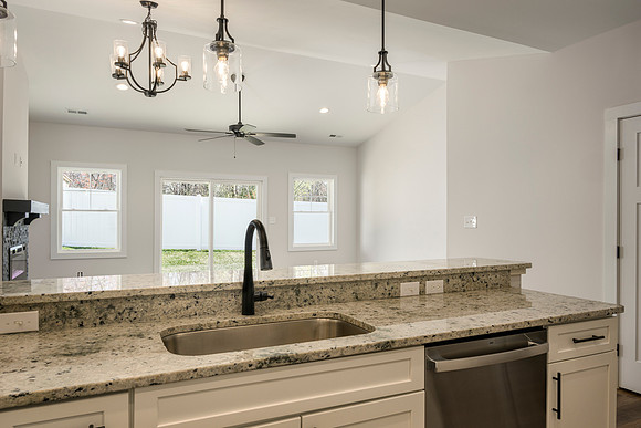 162 Lockridge WEB-115