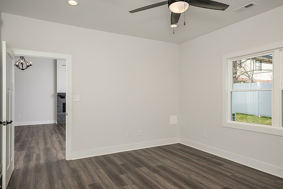 162 Lockridge WEB-123