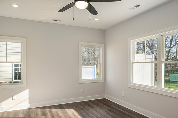 135 Lockridge WEB-121
