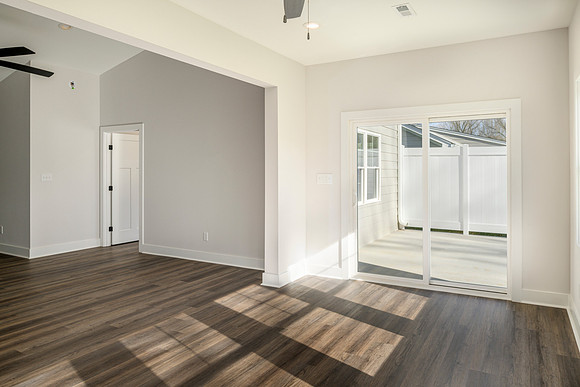 135 Lockridge WEB-115