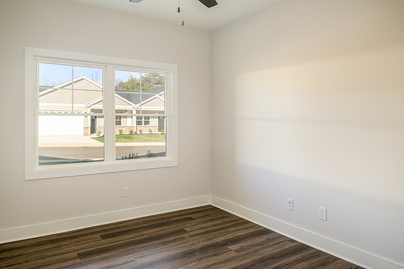 135 Lockridge WEB-105