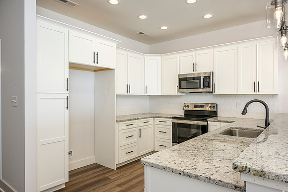 154 Lockridge WEB-111