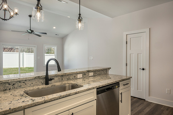 154 Lockridge WEB-113