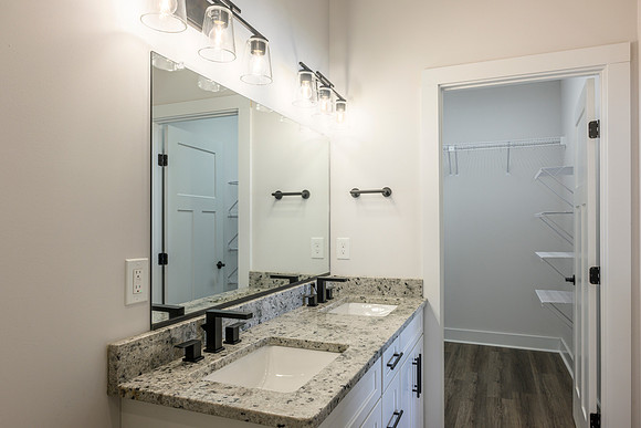 154 Lockridge WEB-119
