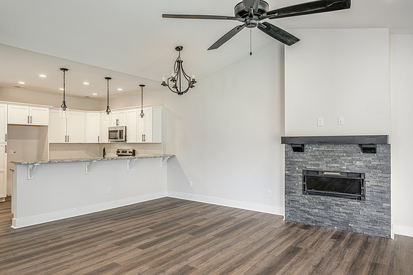 105 Lockridge WEB-225