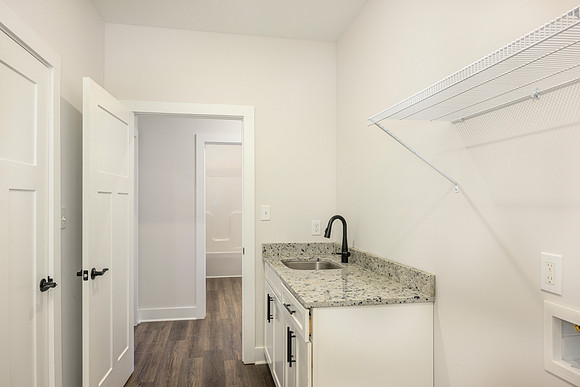 105 Lockridge WEB-209