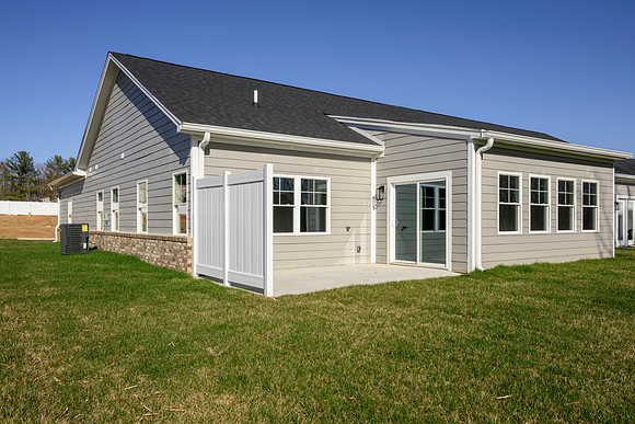 105 Lockridge WEB-202