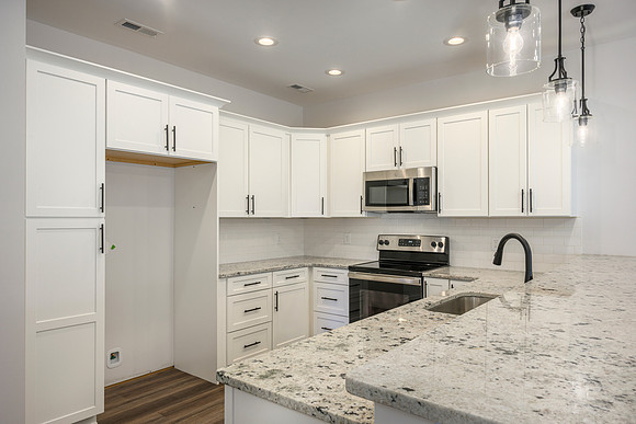 105 Lockridge WEB-216