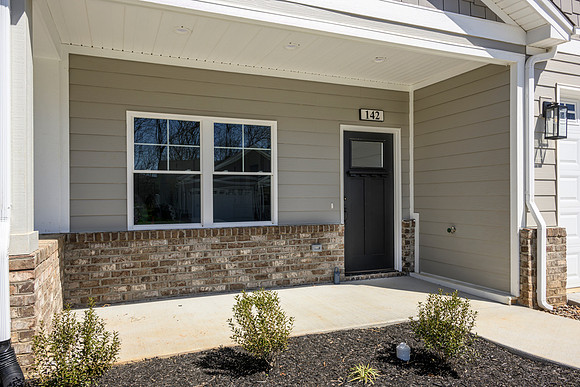 142 Lockridge WEB-103