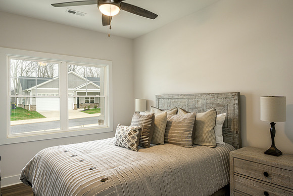 142 Lockridge WEB-121