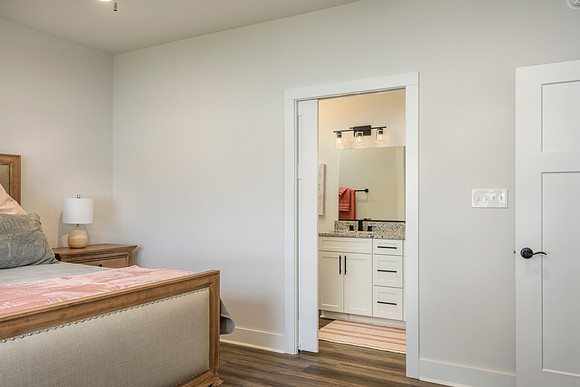 142 Lockridge WEB-118