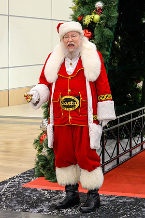 RR Santa-Tree Lighting WEB-148