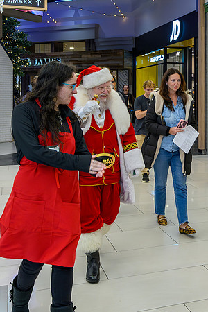 RR Santa-Tree Lighting PRINT-119