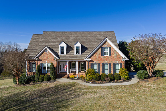 302 Longhill WEB-102