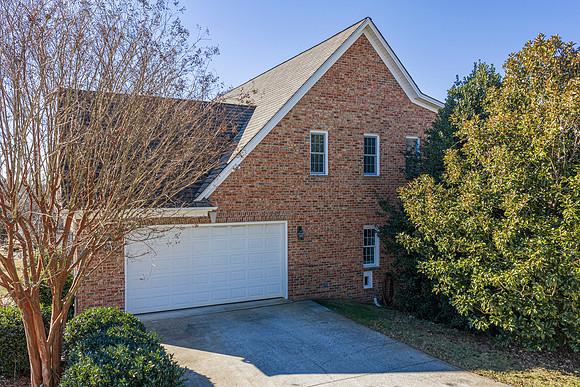 302 Longhill WEB-134