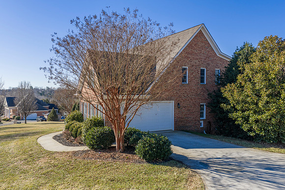 302 Longhill WEB-135