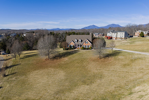302 Longhill WEB-140