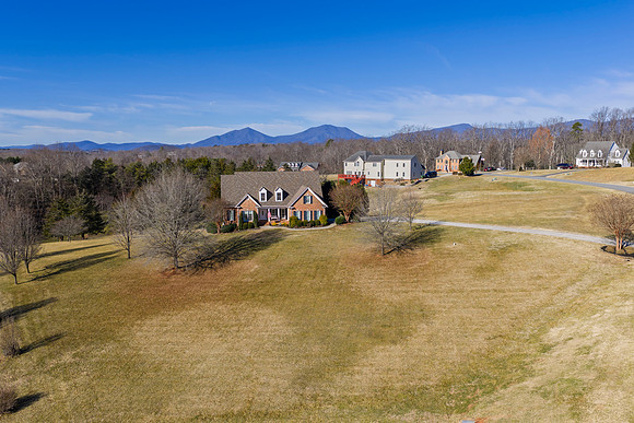 302 Longhill WEB-141