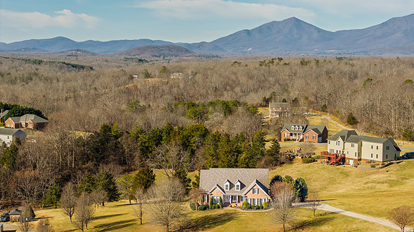 302 Longhill WEB-144