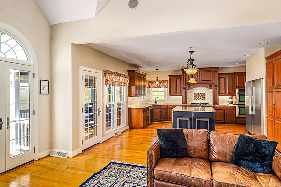 302 Longhill WEB-151