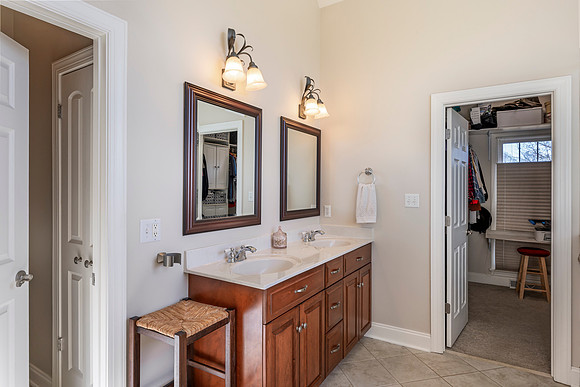 302 Longhill WEB-163