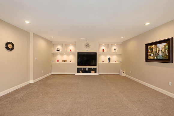 302 Longhill WEB-185
