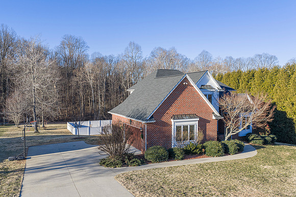 1136 Jefferson Dr W WEB-105