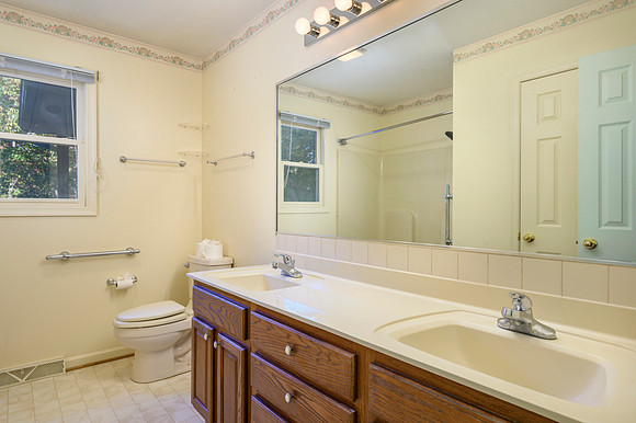 303 Somerset Pl WEB-141