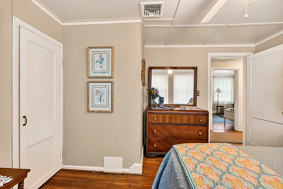 439 Timberlake - Tavern WEB-174
