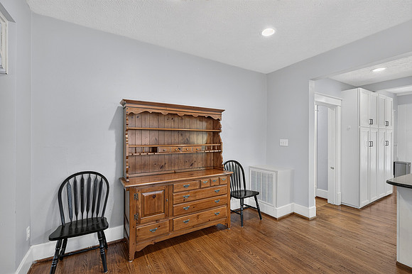 205 Oakridge - WEB-129