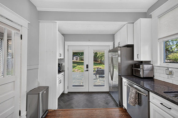205 Oakridge - WEB-133