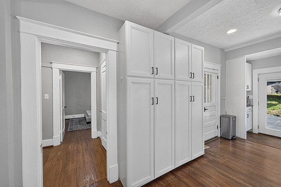 205 Oakridge - WEB-135
